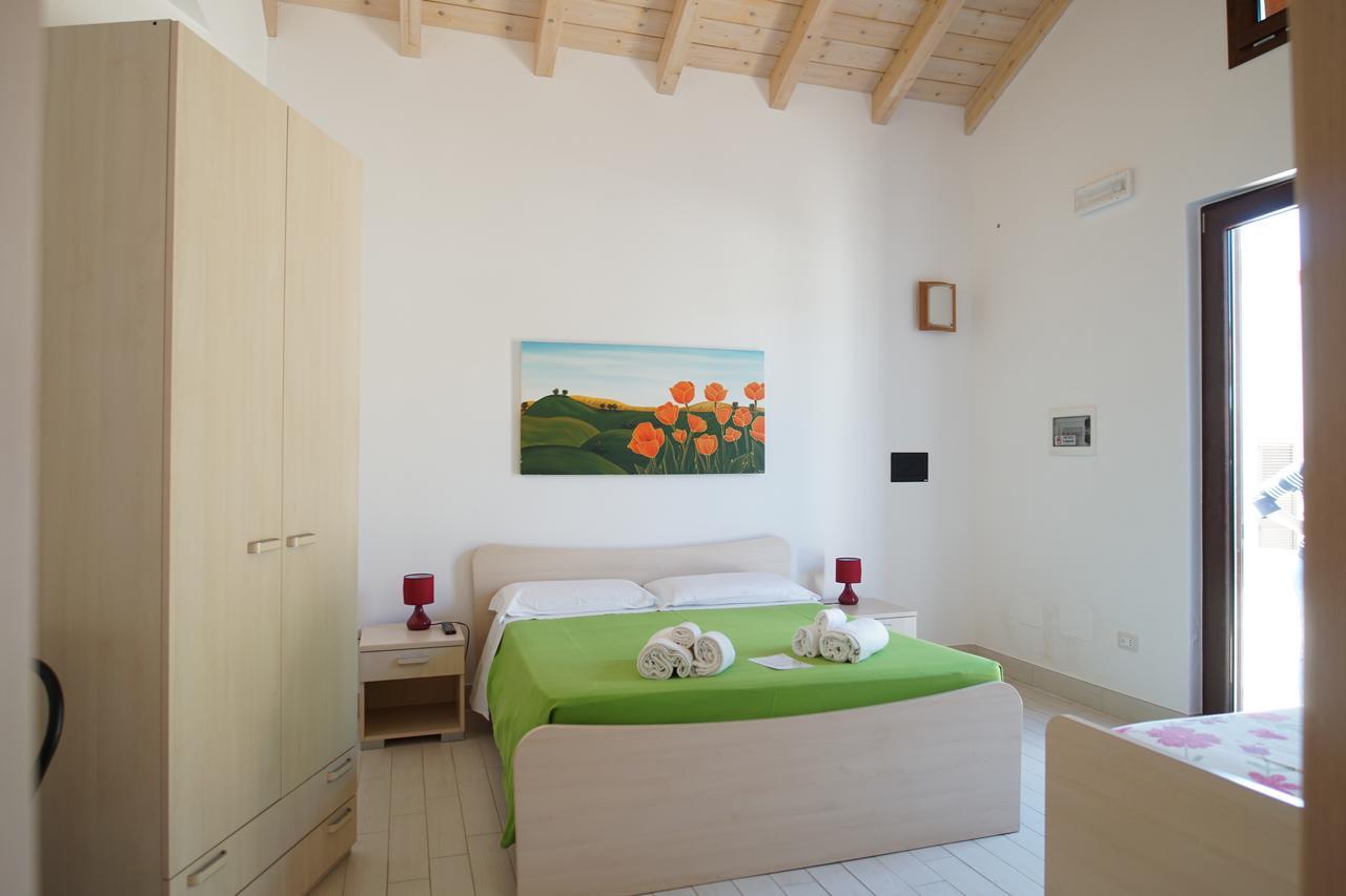 Il Giardino Del Tiglio Bed & Breakfast Uggiano La Chiesa Eksteriør bilde