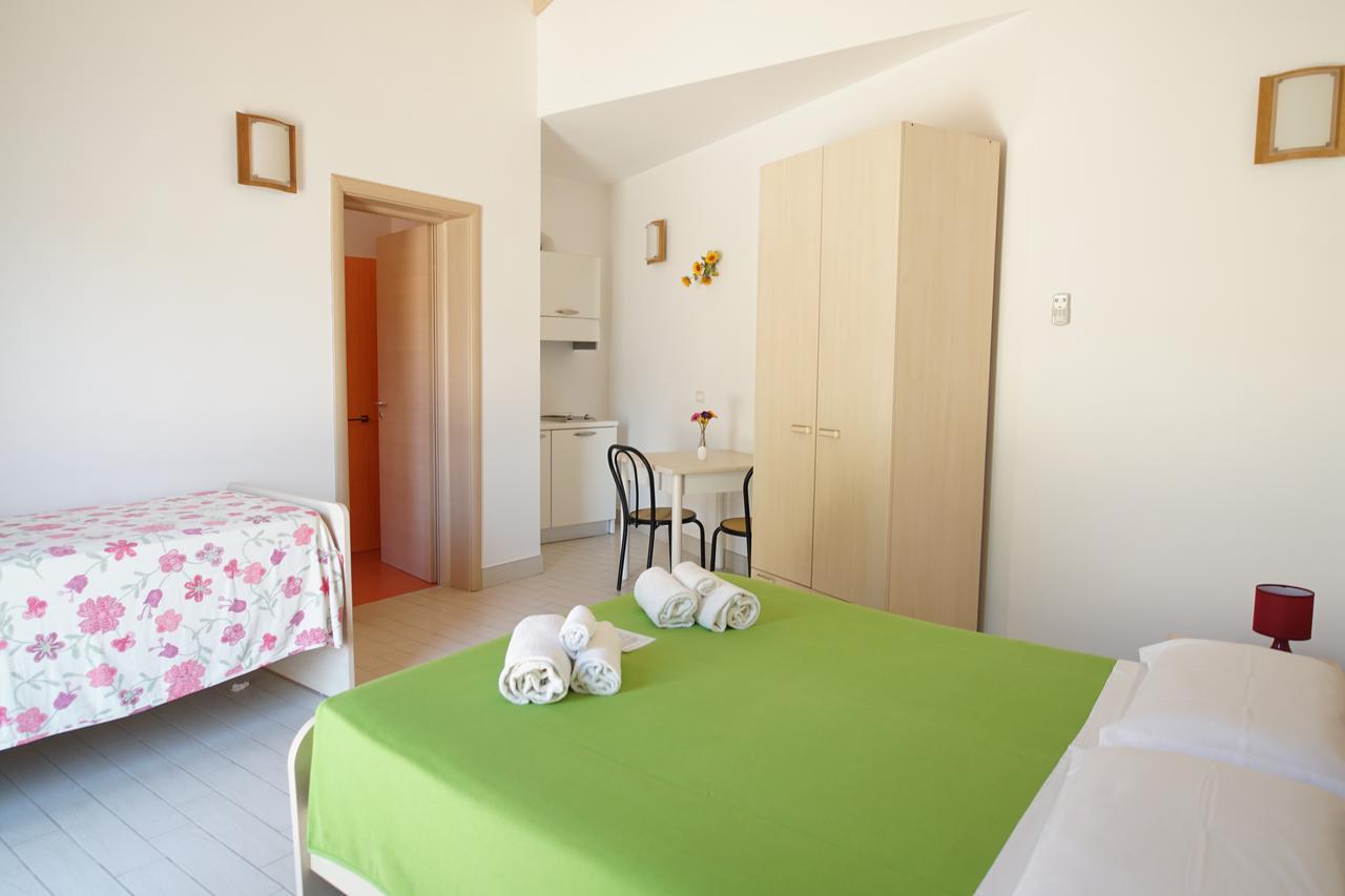 Il Giardino Del Tiglio Bed & Breakfast Uggiano La Chiesa Eksteriør bilde