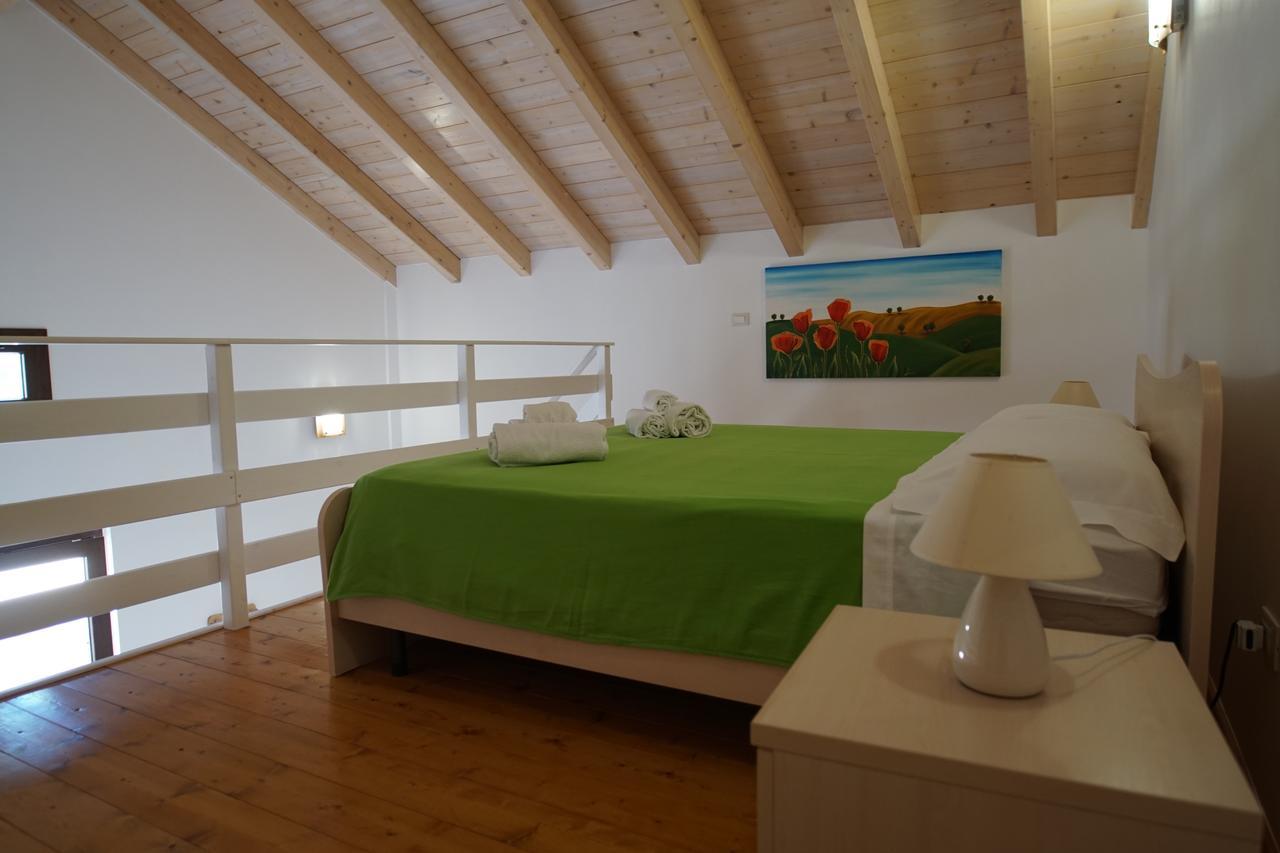 Il Giardino Del Tiglio Bed & Breakfast Uggiano La Chiesa Eksteriør bilde