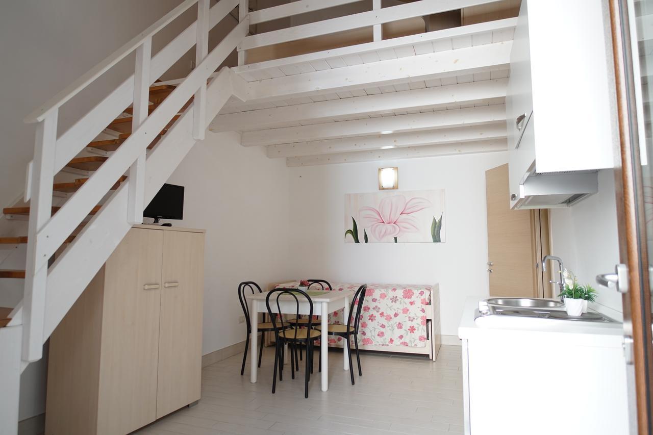 Il Giardino Del Tiglio Bed & Breakfast Uggiano La Chiesa Eksteriør bilde