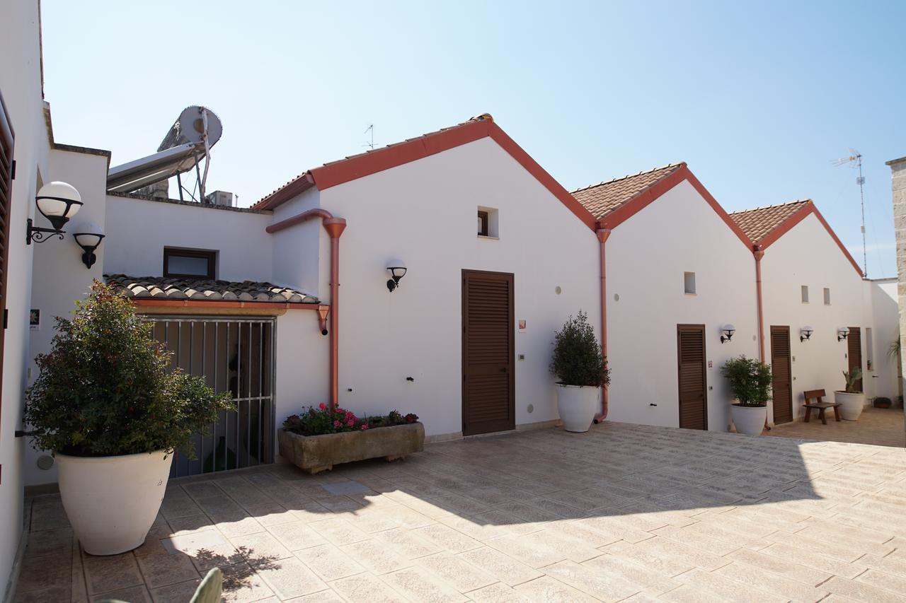 Il Giardino Del Tiglio Bed & Breakfast Uggiano La Chiesa Eksteriør bilde